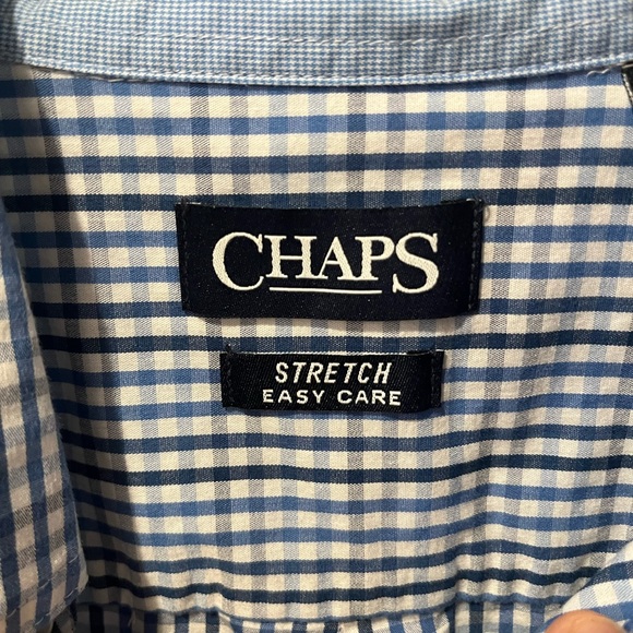 Button down - Picture 2 of 3